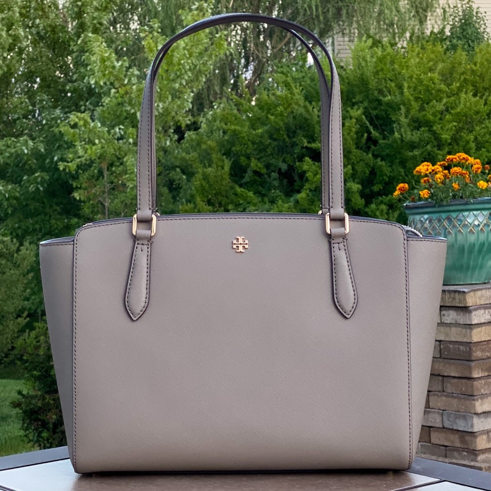 HOST PICK 💕// NWT Tory Burch Emerson Top Zip Tote - Picture 2 of 5